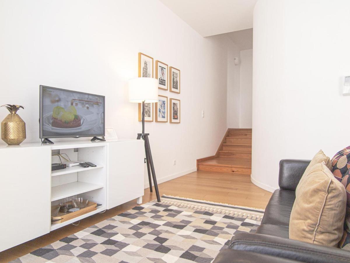 Baixa Chiado 2 Bedroom Duplex Apt With Ac Elevator Lisbon Luaran gambar