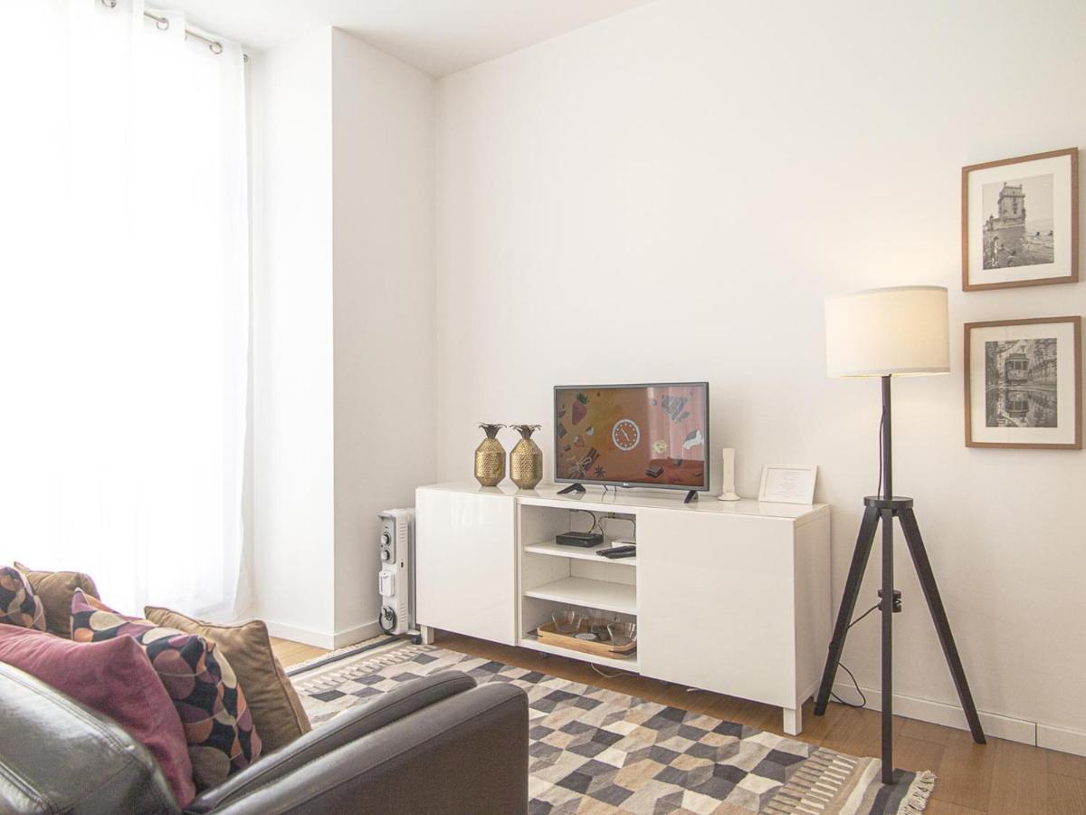 Baixa Chiado 2 Bedroom Duplex Apt With Ac Elevator Lisbon Luaran gambar